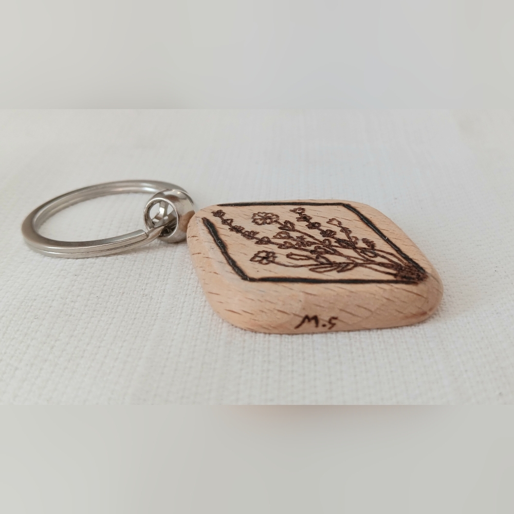 Elegant Brown Wooden Keychain - Picture 2 of 3